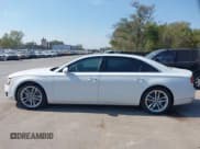 ✅ 2015 Audi A8 4.0T • VIN: WAU32AFD1FN030995 • Lot: 43468092. Wystawiony na IAAI z przebiegiem 93 610 mil. Bezpłatny archiwum sprzedaży aukcyjnych z USA i szczegółowy raport historii pojazdu na DreamBid. Zdjęcie 14.