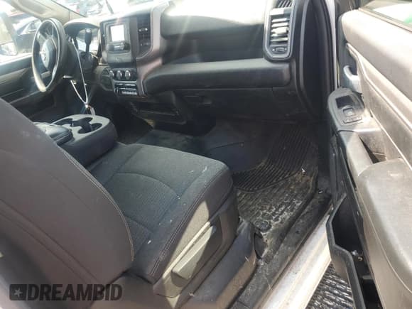 ✅ 2019 Ram 2500 Tradesman • VIN: 3C6MR5AL4KG664126 • Лот: 63517345. Опубликован ранее на Copart с пробегом Не указан. Бесплатный доступ к архиву аукционных продаж из США и подробный отчёт об истории автомобиля на DreamBid. Изображение 8.