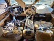 ✅ 2000 Chevrolet Suburban LS • VIN: 3GNFK16T3YG146564 • Лот: 80698105. Опубликован ранее на Copart с пробегом Не указан. Бесплатный доступ к архиву аукционных продаж из США и подробный отчёт об истории автомобиля на DreamBid. Изображение 8.