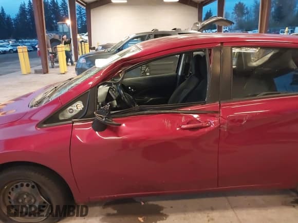 ✅ 2017 Nissan Note SV • VIN: 3N1CE2CP1HL366697 • Lot: 43752850. Wystawiony na IAAI z przebiegiem Nie podano. Bezpłatny archiwum sprzedaży aukcyjnych z USA i szczegółowy raport historii pojazdu na DreamBid. Zdjęcie 6.