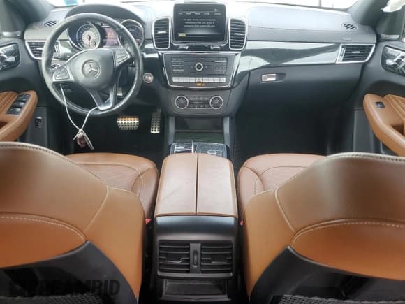 ✅ 2019 Mercedes-Benz GLE 43 AMG • VIN: 4JGED6EB0KA126472 • Lot: 83939775. Wystawiony na Copart z przebiegiem 94 507 mil. Bezpłatny archiwum sprzedaży aukcyjnych z USA i szczegółowy raport historii pojazdu na DreamBid. Zdjęcie 8.