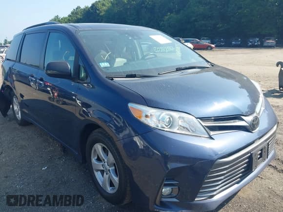 ✅ 2018 Toyota Sienna XLE • VIN: 5TDDZ3DC1JS209775 • Lot: 42848805. Listed on IAAI with 88,172 mi. Free auction sales archive from the USA and detailed vehicle history report at DreamBid. Image 1.