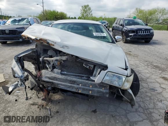 ✅ 2006 Mercury Grand Marquis LS Premium • VIN: 2MEHM75V16X615699 • Лот: 55449675. Опубликован ранее на Copart с пробегом Не указан. Бесплатный доступ к архиву аукционных продаж из США и подробный отчёт об истории автомобиля на DreamBid. Изображение 5.