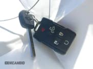 ✅ 2022 Chevrolet Silverado 1500 Custom • VIN: 1GCPYBEK8NZ226769 • Lot: 43565241. Wystawiony na IAAI z przebiegiem 39 608 mil. Bezpłatny archiwum sprzedaży aukcyjnych z USA i szczegółowy raport historii pojazdu na DreamBid. Zdjęcie 11.