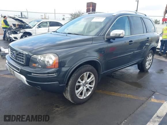 ✅ 2014 Volvo XC90 • VIN: YV4952CZ7E1684316 • Lot: 41901513. Listed on IAAI with 100,266 mi. Free auction sales archive from the USA and detailed vehicle history report at DreamBid. Image 2.