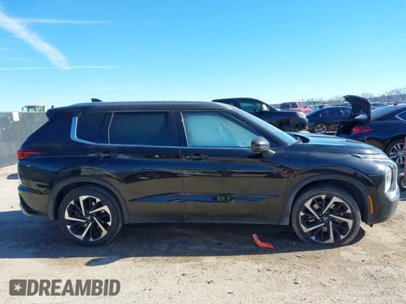 ✅ 2022 Mitsubishi Outlander SEL • VIN: JA4J3VA82NZ061232 • Lot: 41213505. Listed on IAAI with 62,108 mi. Free auction sales archive from the USA and detailed vehicle history report at DreamBid. Image 13.