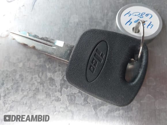 ✅ 2000 Ford F-150 XL • VIN: 1FTRX17W2YKB04010 • Lot: 43646804. Listed on IAAI with 240,143 mi. Free auction sales archive from the USA and detailed vehicle history report at DreamBid. Image 11.