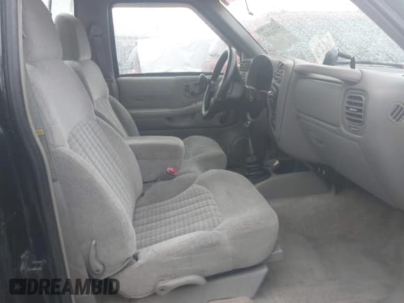 ✅ 1999 Chevrolet S-10 • VIN: 1GCCS1445X8101850 • Лот: 41223361. Опубликован ранее на IAAI с пробегом 160 928 миль. Бесплатный доступ к архиву аукционных продаж из США и подробный отчёт об истории автомобиля на DreamBid. Изображение 5.