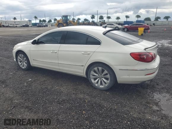 ✅ 2010 Volkswagen CC Sport • VIN: WVWMN7AN8AE557944 • Lot: 81718165. Wystawiony na Copart z przebiegiem 142 726 mil. Bezpłatny archiwum sprzedaży aukcyjnych z USA i szczegółowy raport historii pojazdu na DreamBid. Zdjęcie 2.