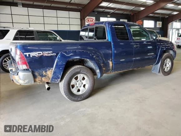 ✅ 2014 Toyota Tacoma • VIN: 5TFUU4EN6EX095986 • Lot: 67166715. Listed on Copart with 111,762 mi. Free auction sales archive from the USA and detailed vehicle history report at DreamBid. Image 3.