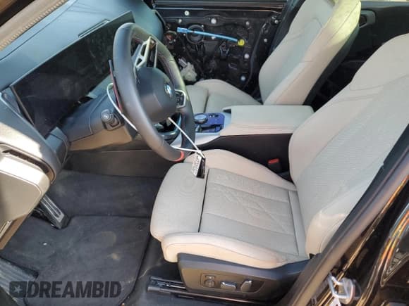 ✅ 2025 BMW X3 M50 xDrive • VIN: 5UX73GP0XS9Y30048 • Lot: 69661065. Wystawiony na Copart z przebiegiem 7 034 mil. Bezpłatny archiwum sprzedaży aukcyjnych z USA i szczegółowy raport historii pojazdu na DreamBid. Zdjęcie 7.