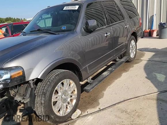 ✅ 2013 Ford Expedition Limited • VIN: 1FMJU2A50DEF51662 • Lot: 80833555. Wystawiony na Copart z przebiegiem 121 358 mil. Bezpłatny archiwum sprzedaży aukcyjnych z USA i szczegółowy raport historii pojazdu na DreamBid. Zdjęcie 15.