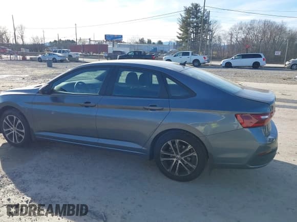 ✅ 2022 Volkswagen Jetta Sport • VIN: 3VWBM7BU1NM023357 • Lot: 38647076. Listed on IAAI with 7,596 mi. Free auction sales archive from the USA and detailed vehicle history report at DreamBid. Image 14.