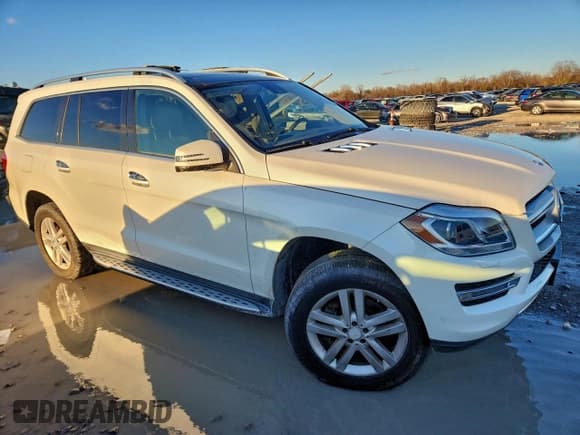 ✅ 2015 Mercedes-Benz GL 450 • VIN: 4JGDF6EE5FA597376 • Лот: 94914375. Опубликован ранее на Copart с пробегом 153 958 миль. Бесплатный доступ к архиву аукционных продаж из США и подробный отчёт об истории автомобиля на DreamBid. Изображение 4.