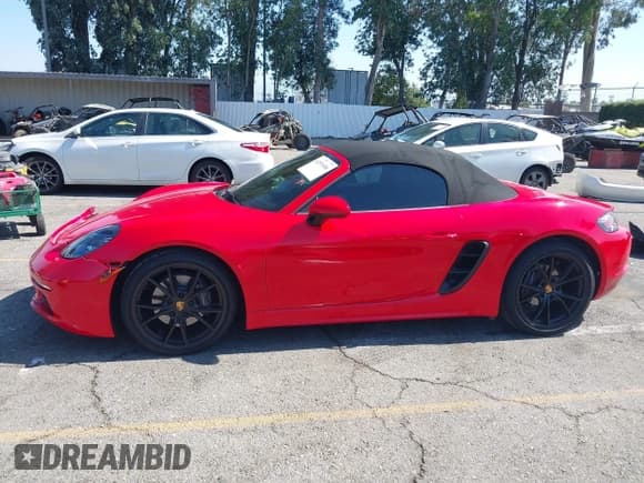 ✅ 2021 Porsche 718 Boxster • VIN: WP0CA2A8XMS210688 • Лот: 42651606. Опубликован ранее на IAAI с пробегом 21 218 миль. Бесплатный доступ к архиву аукционных продаж из США и подробный отчёт об истории автомобиля на DreamBid. Изображение 14.