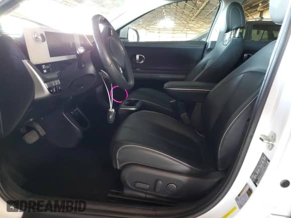 2022 Hyundai Ioniq 5 SEL z VIN KM8KN4AE3NU066078, wystawiony jako Copart lot #68876663 z przebiegiem 31 694 mil mil oraz . Historia ofert i sprzedaży dostępna na DreamBid. Obrazek 7.