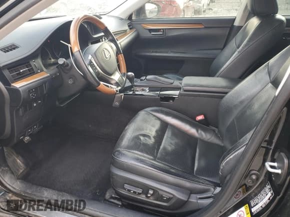 ✅ 2015 Lexus ES 300h • VIN: JTHBW1GG7F2099606 • Lot: 92819235. Wystawiony na Copart z przebiegiem 176 528 mil. Bezpłatny archiwum sprzedaży aukcyjnych z USA i szczegółowy raport historii pojazdu na DreamBid. Zdjęcie 7.