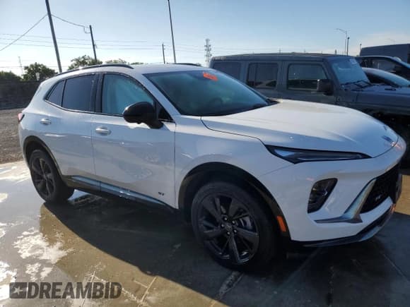 ✅ 2025 Buick Envision Sport Touring • VIN: LRBFZLE42SD028907 • Lot: 80123235. Listed on Copart with 8,739 mi. Free auction sales archive from the USA and detailed vehicle history report at DreamBid. Image 4.