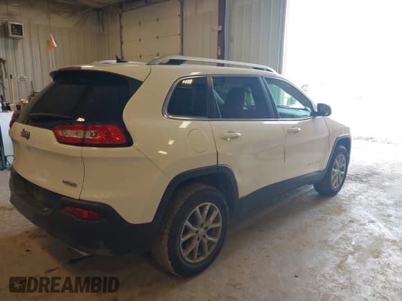 ✅ 2015 Jeep Cherokee Latitude • VIN: 1C4PJMCS9FW633313 • Lot: 41952424. Wystawiony na IAAI z przebiegiem 135 885 mil. Bezpłatny archiwum sprzedaży aukcyjnych z USA i szczegółowy raport historii pojazdu na DreamBid. Zdjęcie 4.