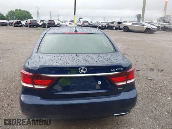 ✅ 2013 Lexus LS 460 • VIN: JTHCL5EF3D5016585 • Лот: 42851867. Опубликован ранее на IAAI с пробегом 218 341 миль. Бесплатный доступ к архиву аукционных продаж из США и подробный отчёт об истории автомобиля на DreamBid. Изображение 16.