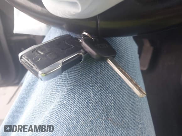 ✅ 2015 Chevrolet Silverado 2500HD LTZ • VIN: 1GC1KWE81FF178800 • Lot: 42356374. Listed on IAAI with 114,203 mi. Free auction sales archive from the USA and detailed vehicle history report at DreamBid. Image 11.