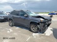 ✅ 2021 Jeep Cherokee Trailhawk • VIN: 1C4PJMBX5MD186811 • Lot: 61430985. Wystawiony na Copart z przebiegiem 108 146 mil. Bezpłatny archiwum sprzedaży aukcyjnych z USA i szczegółowy raport historii pojazdu na DreamBid. Zdjęcie 4.