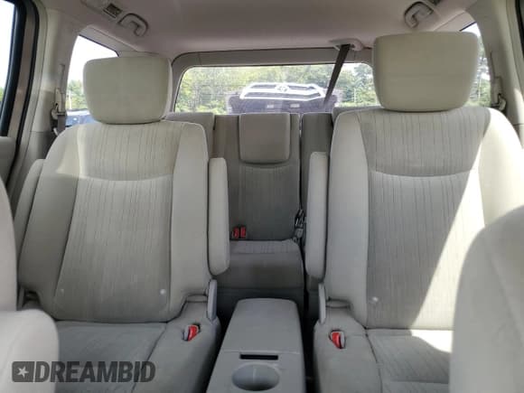 ✅ 2014 Nissan Quest SV • VIN: JN8AE2KP2E9102595 • Lot: 69060655. Wystawiony na Copart z przebiegiem 111 347 mil. Bezpłatny archiwum sprzedaży aukcyjnych z USA i szczegółowy raport historii pojazdu na DreamBid. Zdjęcie 10.