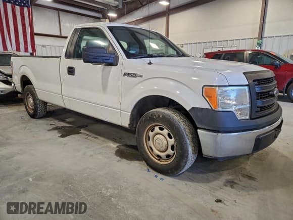 ✅ 2014 Ford F-150 XL • VIN: 1FTMF1CM5EKF14345 • Lot: 94582335. Wystawiony na Copart z przebiegiem 112 571 mil. Bezpłatny archiwum sprzedaży aukcyjnych z USA i szczegółowy raport historii pojazdu na DreamBid. Zdjęcie 4.