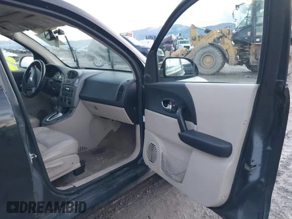 ✅ 2005 Saturn VUE • VIN: 5GZCZ63475S817576 • Lot: 41177810. Wystawiony na IAAI z przebiegiem 158 293 mil. Bezpłatny archiwum sprzedaży aukcyjnych z USA i szczegółowy raport historii pojazdu na DreamBid. Zdjęcie 5.