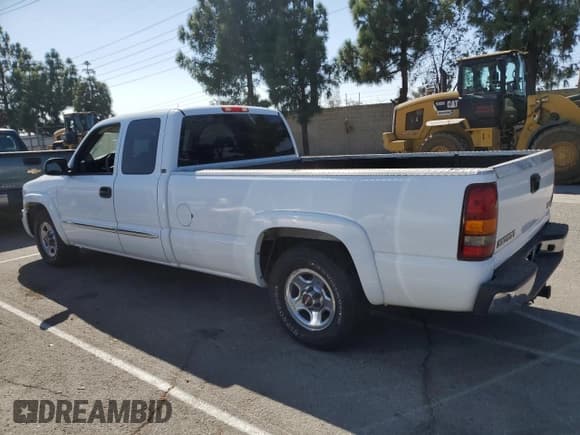 ✅ 2003 GMC Sierra 1500 • VIN: 1GTEC19T93E365042 • Лот: 85345005. Опубликован ранее на Copart с пробегом 200 878 миль. Бесплатный доступ к архиву аукционных продаж из США и подробный отчёт об истории автомобиля на DreamBid. Изображение 2.