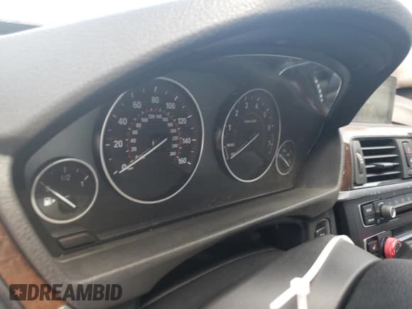 ✅ 2015 BMW 3 Series 328i xDrive • VIN: WBA3B5C53FF961447 • Lot: 70522785. Listed on Copart with Not provided. Free auction sales archive from the USA and detailed vehicle history report at DreamBid. Image 9.