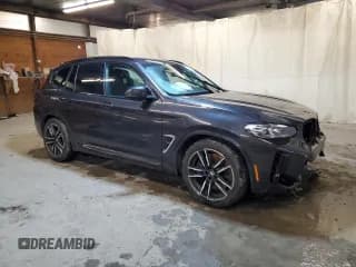 ✅ 2022 BMW X3 M • VIN: 5YM13EC05N9K07773 • Lot: 37637963. Wystawiony na Copart z przebiegiem Nie podano. Bezpłatny archiwum sprzedaży aukcyjnych z USA i szczegółowy raport historii pojazdu na DreamBid. Zdjęcie 4.