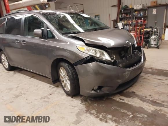 ✅ 2015 Toyota Sienna Limited • VIN: 5TDDK3DC4FS123467 • Lot: 41977448. Listed on IAAI with 164,467 mi. Free auction sales archive from the USA and detailed vehicle history report at DreamBid. Image 1.