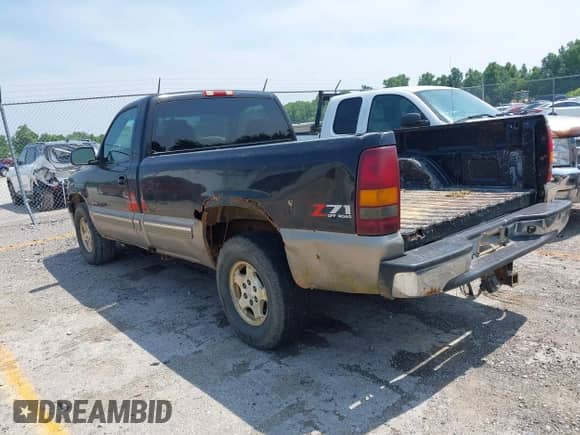 2002 Chevrolet Silverado 1500 LS with VIN 1GCEK14T82Z314441, listed as a IAAI auction lot 42462172 with 181,260 mi miles and . Bid and sale history available at DreamBid. Image 3.