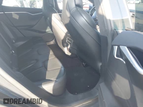 ✅ 2017 Tesla Model S 60 • VIN: 5YJSA1E12HF191608 • Lot: 43779308. Listed on IAAI with 130,814 mi. Free auction sales archive from the USA and detailed vehicle history report at DreamBid. Image 8.