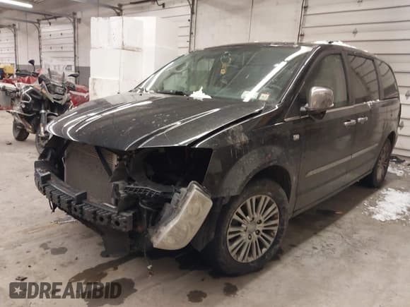 ✅ 2014 Chrysler Town & Country Touring L 30th Anniversary • VIN: 2C4RC1CG7ER192687 • Лот: 41303438. Опубликован ранее на IAAI с пробегом 112 964 миль. Бесплатный доступ к архиву аукционных продаж из США и подробный отчёт об истории автомобиля на DreamBid. Изображение 2.