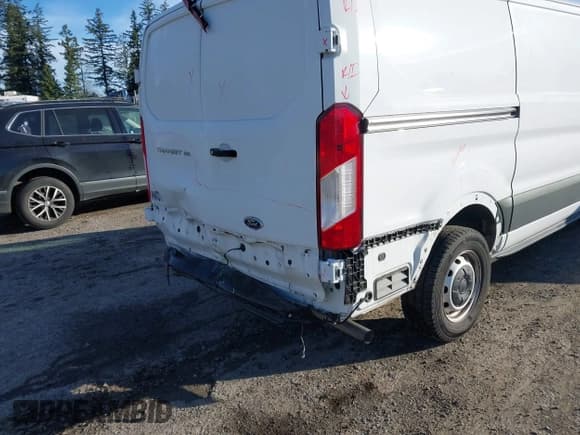 ✅ 2021 Ford Transit Cargo • VIN: 1FTYE1Y89MKA16809 • Lot: 41643195. Listed on IAAI with 7,407 mi. Free auction sales archive from the USA and detailed vehicle history report at DreamBid. Image 6.
