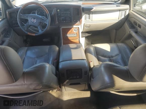 ✅ 2004 Cadillac Escalade • VIN: 1GYEK63N94R301338 • Lot: 91884835. Listed on Copart with 184,511 mi. Free auction sales archive from the USA and detailed vehicle history report at DreamBid. Image 8.