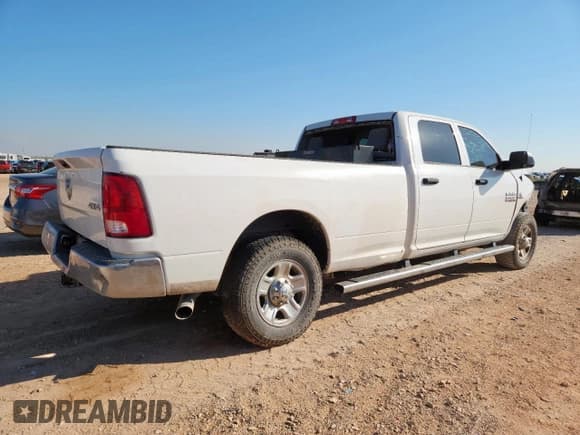 ✅ 2018 Ram 2500 Tradesman • VIN: 3C6UR5HL3JG127431 • Лот: 80685605. Опубликован ранее на Copart с пробегом 193 971 миль. Бесплатный доступ к архиву аукционных продаж из США и подробный отчёт об истории автомобиля на DreamBid. Изображение 3.