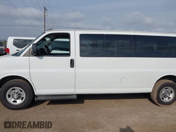 ✅ 2020 Chevrolet Express Passenger LT • VIN: 1GAZGPFG8L1209896 • Lot: 41509992. Listed on IAAI with 240,207 mi. Free auction sales archive from the USA and detailed vehicle history report at DreamBid. Image 14.