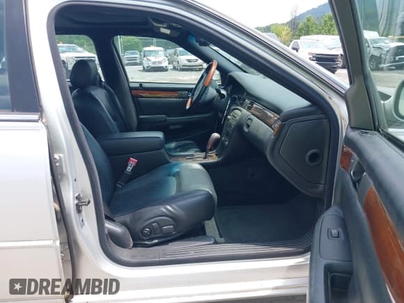 ✅ 2001 Cadillac Seville Touring STS • VIN: 1G6KY549X1U180690 • Lot: 42707956. Listed on IAAI with 101,049 mi. Free auction sales archive from the USA and detailed vehicle history report at DreamBid. Image 5.