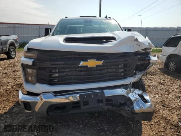 ✅ 2024 Chevrolet Silverado 2500HD • VIN: 1GC3YLEY1RF354321 • Lot: 65120074. Wystawiony na Copart z przebiegiem 5 200 mil. Bezpłatny archiwum sprzedaży aukcyjnych z USA i szczegółowy raport historii pojazdu na DreamBid. Zdjęcie 5.