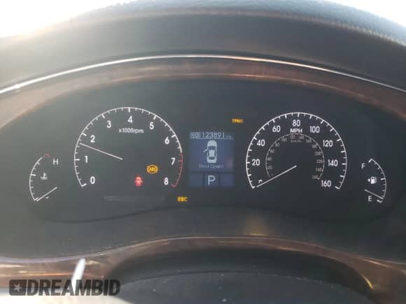 2011 Hyundai Genesis с VIN KMHGC4DE1BU123946, выставлен на аукционе Copart как лот 89913085 с пробегом 123 891 миль миль и Списание • Salvage title. История ставок и продаж доступна на DreamBid. Изображение 9.