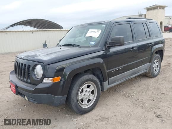 ✅ 2011 Jeep Patriot Latitude • VIN: 1J4NT1GAXBD119715 • Lot: 43808177. Listed on IAAI with 126,881 mi. Free auction sales archive from the USA and detailed vehicle history report at DreamBid. Image 2.
