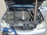 ✅ 2001 Mercedes-Benz C 230/260/280/320 • VIN: WDBRF61J71F080734 • Lot: 41869908. Wystawiony na IAAI z przebiegiem 274 574 mil. Bezpłatny archiwum sprzedaży aukcyjnych z USA i szczegółowy raport historii pojazdu na DreamBid. Zdjęcie 10.