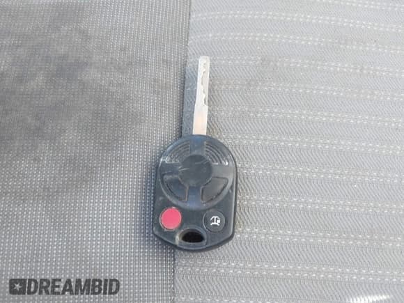 ✅ 2015 Ford Transit Cargo • VIN: 1FTNR1ZM6FKA65780 • Лот: 41682836. Опубликован ранее на IAAI с пробегом 144 338 миль. Бесплатный доступ к архиву аукционных продаж из США и подробный отчёт об истории автомобиля на DreamBid. Изображение 11.