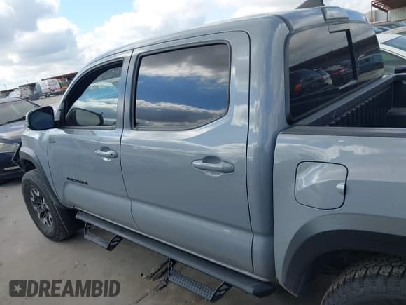 ✅ 2019 Toyota Tacoma SR5 • VIN: 5TFAZ5CN6KX080221 • Lot: 43270749. Wystawiony na IAAI z przebiegiem 91 103 mil. Bezpłatny archiwum sprzedaży aukcyjnych z USA i szczegółowy raport historii pojazdu na DreamBid. Zdjęcie 15.