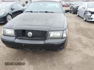 ✅ 2003 Mercury Marauder • VIN: 2MEHM75V33X634153 • Lot: 43727873. Wystawiony na IAAI z przebiegiem 145 007 mil. Bezpłatny archiwum sprzedaży aukcyjnych z USA i szczegółowy raport historii pojazdu na DreamBid. Zdjęcie 6.