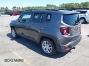 ✅ 2017 Jeep Renegade Latitude • VIN: ZACCJABB9HPF72060 • Lot: 43168388. Wystawiony na IAAI z przebiegiem 54 259 mil. Bezpłatny archiwum sprzedaży aukcyjnych z USA i szczegółowy raport historii pojazdu na DreamBid. Zdjęcie 3.