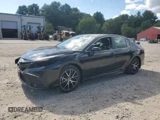 2022 Toyota Camry SE с VIN 4T1G11BKXNU063960, выставлен на аукционе Copart как лот 70177795 с пробегом 10 556 миль миль и Списание • Salvage title. История ставок и продаж доступна на DreamBid. Изображение 1.